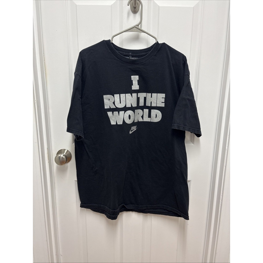Men's Nike Graphic T-shirt "I Run The World"  Black & Silver- Size XL